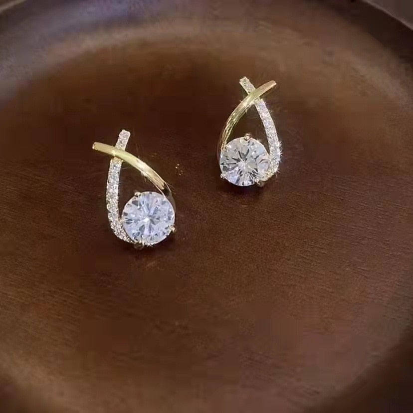 Simple Black White Irregular Polyhedron Pendant Small Earrings 2026 New Girl Unusual Earrings Fashion Korean Jewelry For Woman